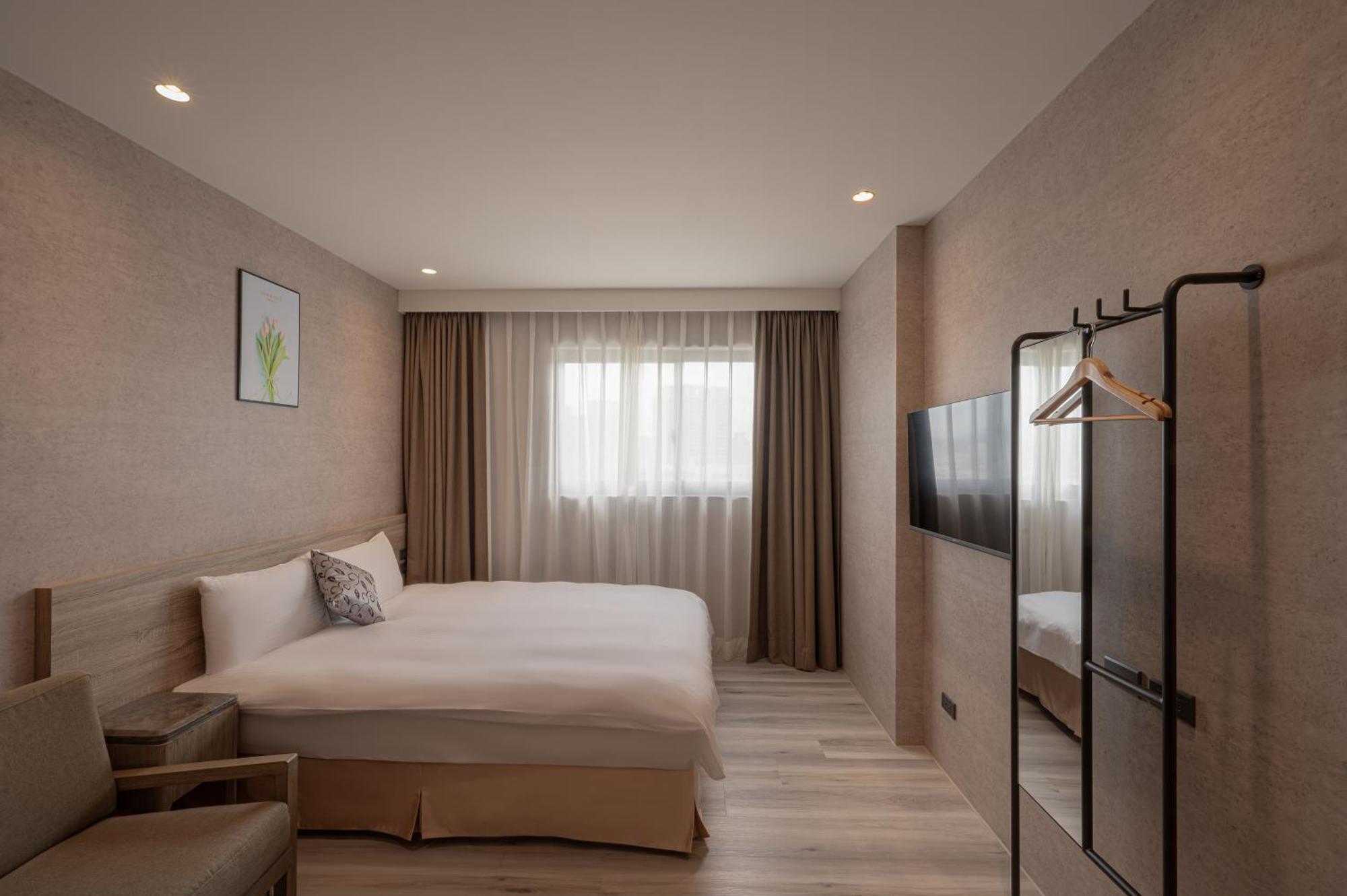 In Joy Hotel Taichung Exterior foto