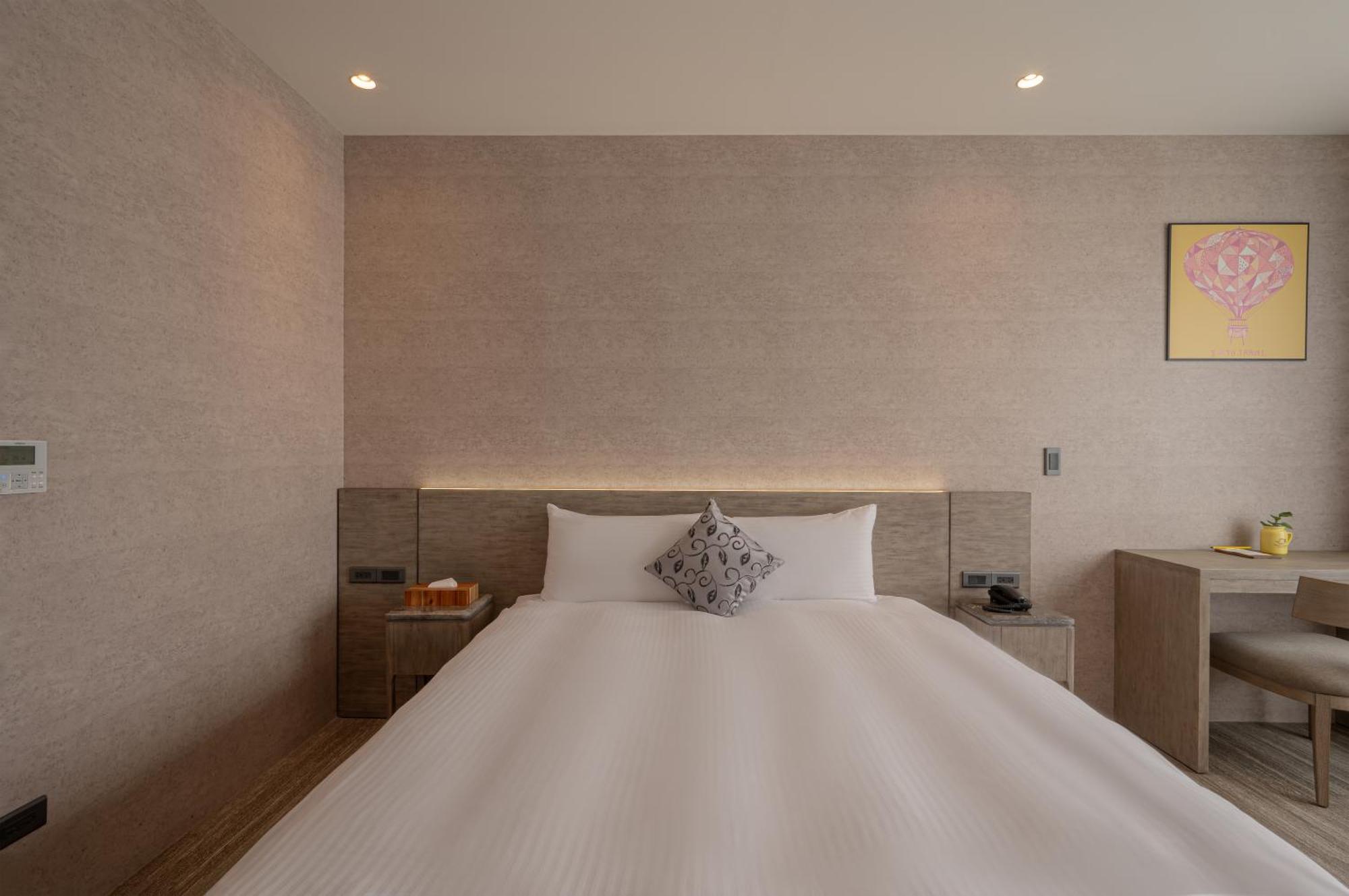 In Joy Hotel Taichung Exterior foto